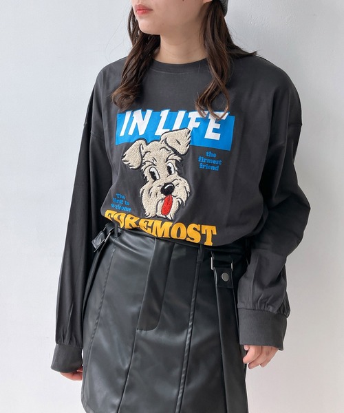 AS KNOW AS plus（アズノゥアズプラス）の「◇サガラ刺繍 ドッグプリントロンT（Tシャツ/カットソー・レディース・ネイビー/オフホワイト/オートミール/スミクロ・FREE）」の12枚目の写真