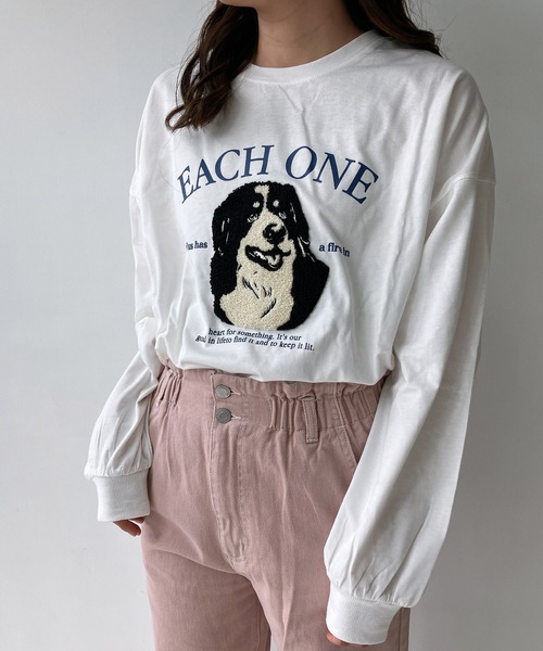 AS KNOW AS plus（アズノゥアズプラス）の「◇サガラ刺繍 ドッグプリントロンT（Tシャツ/カットソー・レディース・ネイビー/オフホワイト/オートミール/スミクロ・FREE）」の22枚目の写真