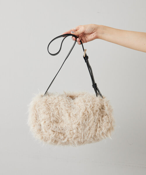 ear PAPILLONNER（イアパピヨネ）の「《軽量》フェイクファーバッグ