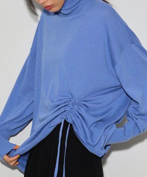 GALLEST（ギャレスト）の「◆サイドシャーリングハイネックニット（ニット/セーター・レディース・ブラック/ライトブルー/ライトオレンジ系/ホワイト系・38）」の9枚目の写真