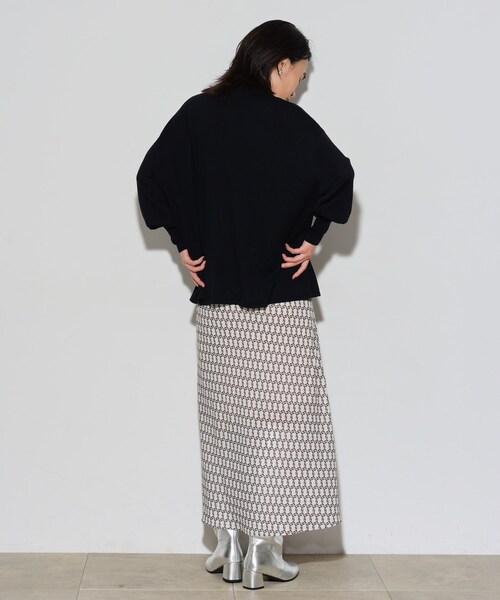 GALLEST（ギャレスト）の「◆サイドシャーリングハイネックニット（ニット/セーター・レディース・ブラック/ライトブルー/ライトオレンジ系/ホワイト系・38）」の21枚目の写真