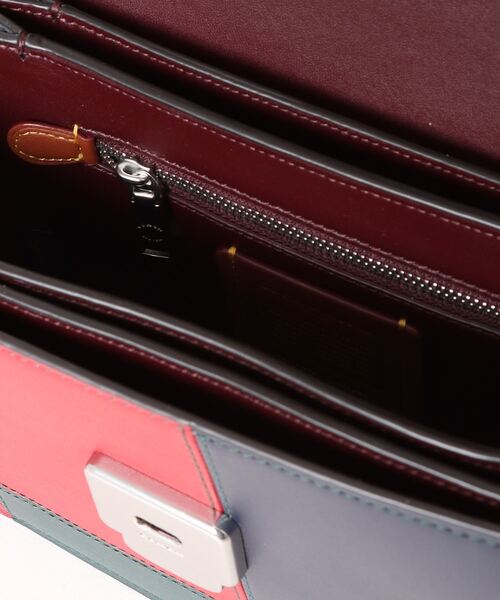 COACH（コーチ）の「ローグ トップ ハンドル バッグ・パッチ