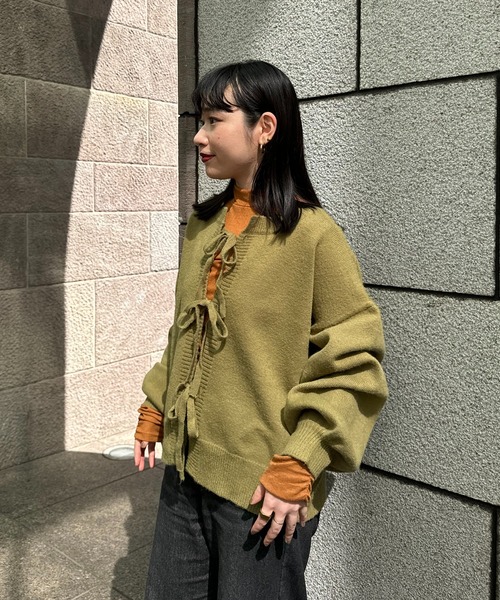 BTS 公式グッズ ホリデーコレクション カーディガン DIAVEL（ディアベル）の「V ネックニットカーディガン（カーディガン