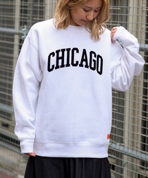 UNIVERSAL CHEMISTRY（ユニバーサルケミストリー）の「UNIVERSAL OVERALL SWEAT SHIRT_CHICAGO FLOCKY PRINT（スウェット）」