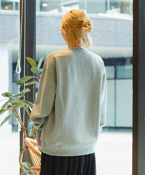 UNIVERSAL CHEMISTRY(ユニバーサルケミストリー)の「UNIVERSAL OVERALL SWEAT SHIRT_CHICAGO FLOCKY PRINT(スウェット・メンズ・杢グレー/ホワイト・MEDIUM/LARGE)」の7枚目の写真