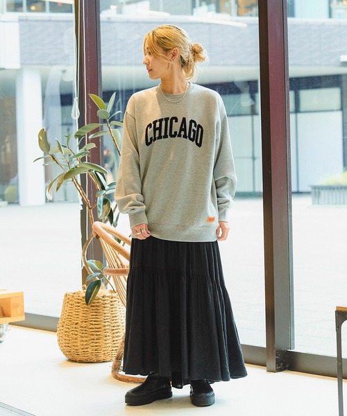 UNIVERSAL CHEMISTRY(ユニバーサルケミストリー)の「UNIVERSAL OVERALL SWEAT SHIRT_CHICAGO FLOCKY PRINT(スウェット・メンズ・杢グレー/ホワイト・MEDIUM/LARGE)」の8枚目の写真