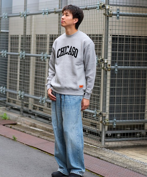 UNIVERSAL CHEMISTRY(ユニバーサルケミストリー)の「UNIVERSAL OVERALL SWEAT SHIRT_CHICAGO FLOCKY PRINT(スウェット・メンズ・杢グレー/ホワイト・MEDIUM/LARGE)」の19枚目の写真