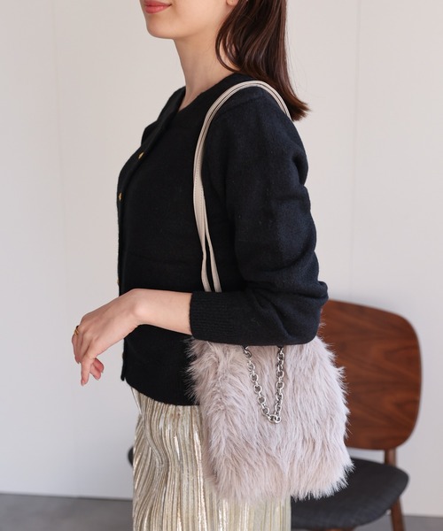 sakishimatokyo(サキシマトーキョー)の「【2WAY】フェイクファー ショルダーバック/バッグ/シャギー(ショルダーバッグ・レディース・グレー/グレイッシュベージュ/ブラック・FREE)」の8枚目の写真