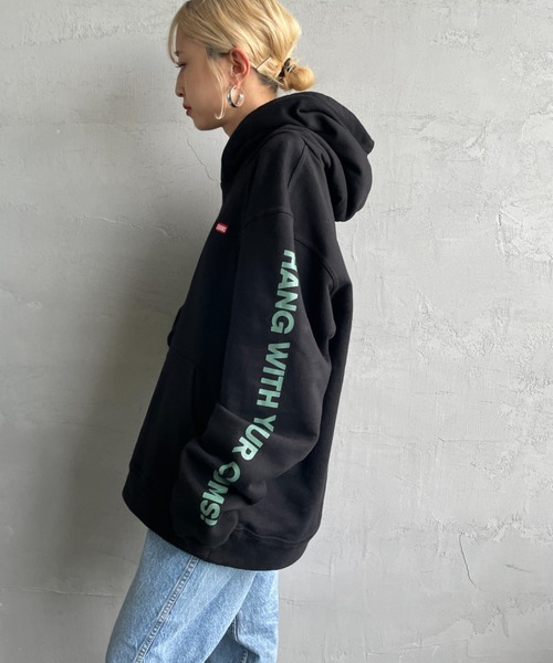 CHUMS（チャムス）の「【WEB限定】[CHUMS/チャムス] HWYC 袖プリント オーバーサイズスウェットパーカー（パーカー・レディース・グレー/ブラック・M/L）」の15枚目の写真