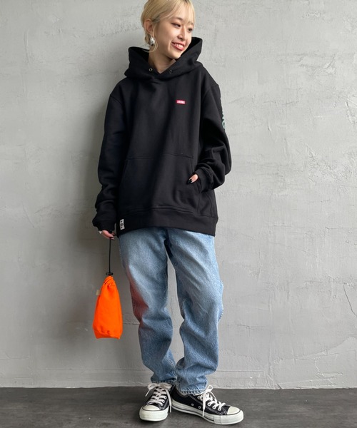 CHUMS（チャムス）の「【WEB限定】[CHUMS/チャムス] HWYC 袖プリント オーバーサイズスウェットパーカー（パーカー・レディース・グレー/ブラック・M/L）」の11枚目の写真