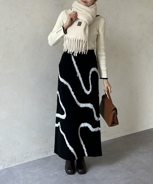 Thevon（ゼボン）の「ボリュームカラーマフラー（マフラー・レディース・モカ/ライトグレー/ブラウン/オフホワイト・FREE）」の7枚目の写真