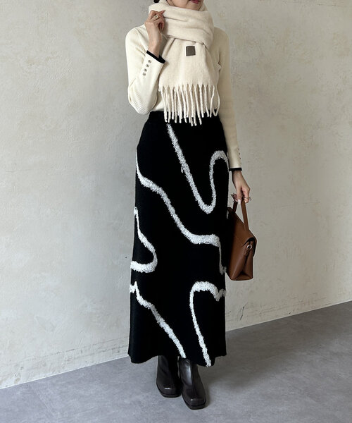 Thevon（ゼボン）の「ボリュームカラーマフラー（マフラー・レディース・モカ/ライトグレー/ブラウン/オフホワイト・FREE）」の8枚目の写真