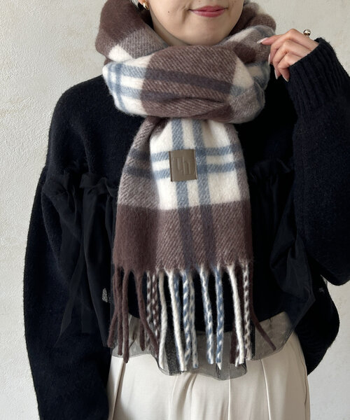 Thevon（ゼボン）の「ボリュームカラーマフラー（マフラー・レディース・モカ/ライトグレー/ブラウン/オフホワイト・FREE）」の18枚目の写真