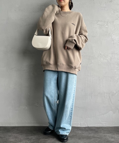 THOUSAND MILE（サウザンドマイル）の「[THOUSAND MILE/サウザンドマイル] ワンポイントロゴ刺繍 クルーネックスウェット（スウェット・レディース・ベージュ/ライトグレー/ブラック・M/L/XL）」の9枚目の写真
