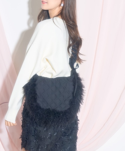 tocco closet（トッコ　クローゼット）の「【ZOZO限定】サイドファーキルティングショルダーバッグ（ショルダーバッグ・レディース・ベージュ/アイボリー/ブラック・M）」の10枚目の写真