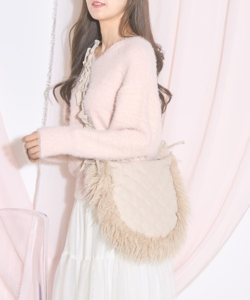 tocco closet（トッコ　クローゼット）の「【ZOZO限定】サイドファーキルティングショルダーバッグ（ショルダーバッグ・レディース・ベージュ/アイボリー/ブラック・M）」の17枚目の写真