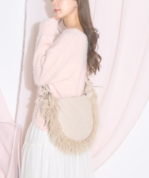 tocco closet（トッコ　クローゼット）の「【ZOZO限定】サイドファーキルティングショルダーバッグ（ショルダーバッグ・レディース・ベージュ/アイボリー/ブラック・M）」の18枚目の写真