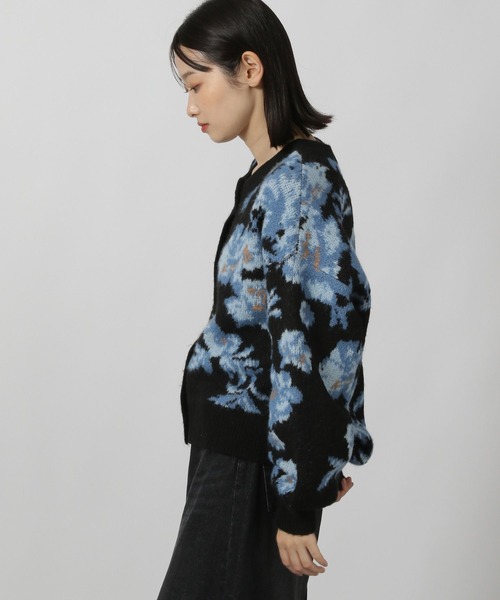 LAKOLE(ラコレ)の「花柄起毛カーディガン / 144443(カーディガン/ボレロ・レディース・グレー/ブラック/アイボリー・FREE)」の17枚目の写真