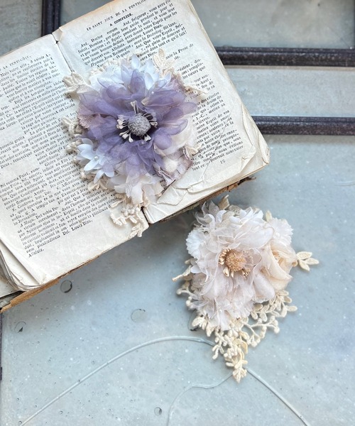 m.soeur（エムスール）の「紅茶染めの大きなコサージュ（ブローチ/コサージュ・レディース・ベージュ/グレー・FREE）」の14枚目の写真