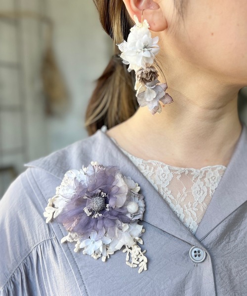 m.soeur（エムスール）の「紅茶染めの大きなコサージュ（ブローチ/コサージュ・レディース・ベージュ/グレー・FREE）」の10枚目の写真