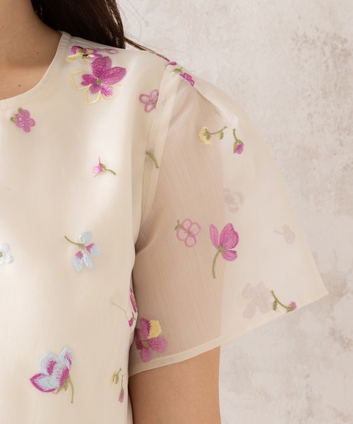 吹き上げフラワー刺繍ワンピース（ワンピース）｜Rose Tiara