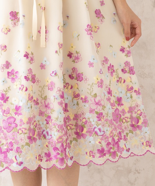 吹き上げフラワー刺繍ワンピース（ワンピース）｜Rose Tiara（ローズ