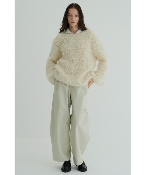 CLANE(クラネ)の「CLANE VEGAN LEATHER CURVY PANTS 17110-7262(その他パンツ・レディース・オフホワイト・0/1)」の3枚目の写真