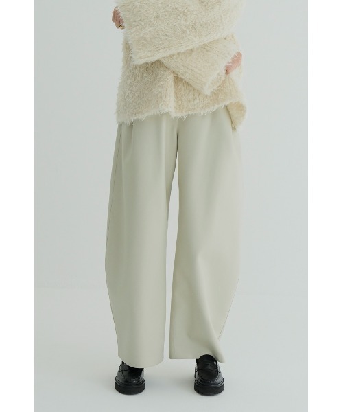 CLANE(クラネ)の「CLANE VEGAN LEATHER CURVY PANTS 17110-7262(その他パンツ・レディース・オフホワイト・0/1)」の4枚目の写真