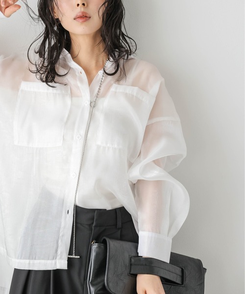 AMELY（エミリー）の「シャイニ―シアーシャツ（シャツ/ブラウス・レディース・ブラック/グレー/ホワイト/ブラウン・フリー）」の6枚目の写真
