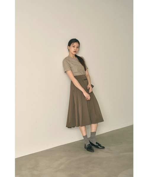 marjour(マージュール)の「POCKET PLEATS SKIRT(スカート・レディース・モカ/グレー・M)」の3枚目の写真