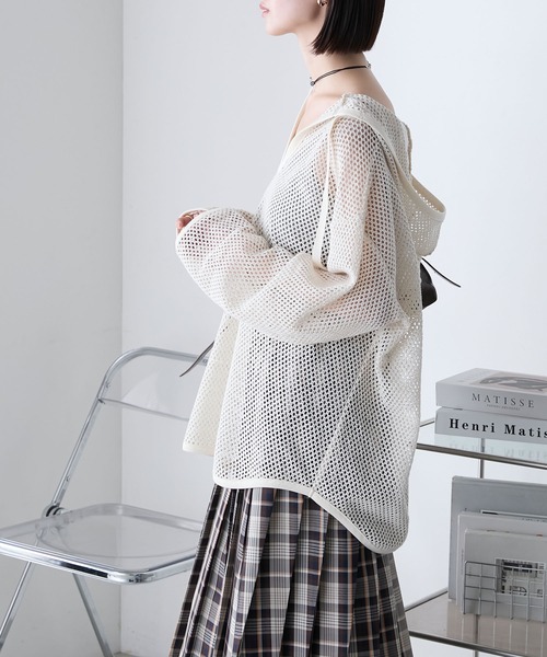 forksy.（フォルクシー）の「【forksy.】オーバーサイズ ロングスリーブ メッシュフーディー（パーカー・レディース・ブラック/キナリ/ブルー・FREE）」の7枚目の写真