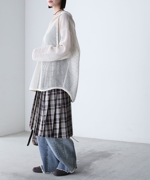 forksy.（フォルクシー）の「【forksy.】オーバーサイズ ロングスリーブ メッシュフーディー（パーカー・レディース・ブラック/キナリ/ブルー・FREE）」の16枚目の写真