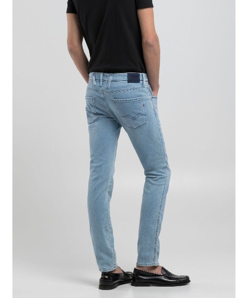 REPLAY(リプレイ)の「スリムフィットANBASSスーパーソフトストレッチデニム(デニムパンツ・メンズ・ライトブルー・W28xL32/W29xL32/W30xL32/W31xL32/W32xL32/W33xL32/W34xL32/W36xL32)」の2枚目の写真