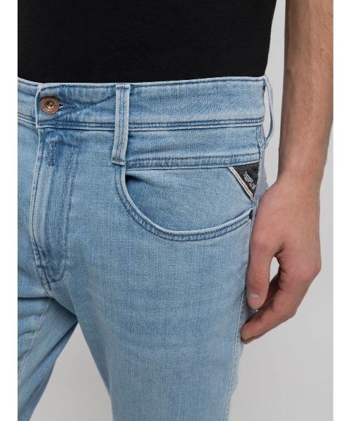 REPLAY(リプレイ)の「スリムフィットANBASSスーパーソフトストレッチデニム(デニムパンツ・メンズ・ライトブルー・W28xL32/W29xL32/W30xL32/W31xL32/W32xL32/W33xL32/W34xL32/W36xL32)」の6枚目の写真