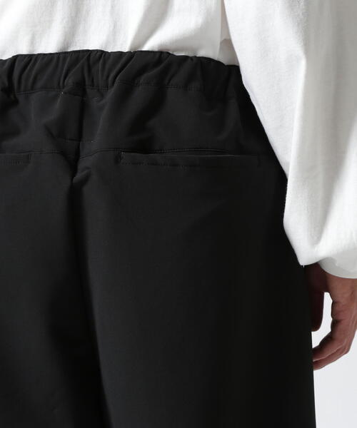 BEAVER（ビーバー）の「B omnivore/ビーオムニボー  STRETCH POLYESTER BALLOON TACK PANTS ストレッチナイロンバルーンタックパンツ（その他パンツ・メンズ・ブラック/グレー・S/L/M）」の17枚目の写真