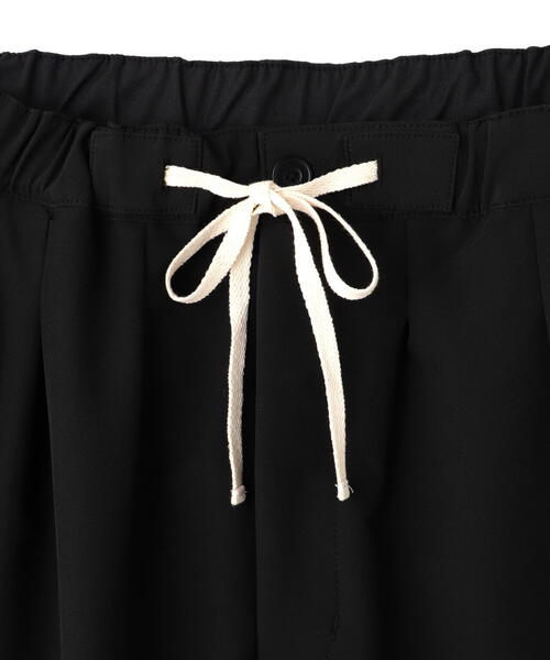 BEAVER（ビーバー）の「B omnivore/ビーオムニボー  STRETCH POLYESTER BALLOON TACK PANTS ストレッチナイロンバルーンタックパンツ（その他パンツ・メンズ・ブラック/グレー・S/L/M）」の13枚目の写真