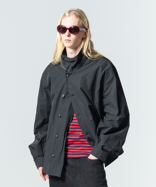 glamb（グラム）の「Deformed Stand Collar Shirt / デフォームスタンドカラーシャツ（シャツ/ブラウス・メンズ・グレー/ブルー/ブラック・S/M/L）」の2枚目の写真