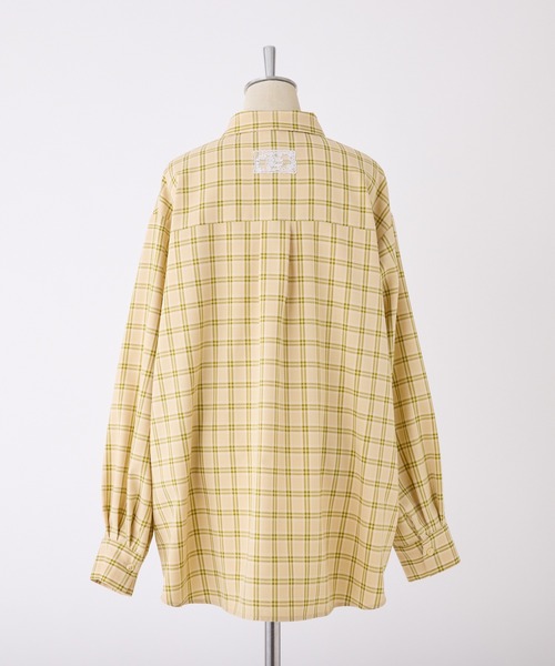 one after another NICE CLAUP(ワンアフターアナザーナイスクラップ)の「ネーム付き/オーバーサイズチェックシャツ(シャツ/ブラウス・レディース・サックスブルー系/イエロー系その他・FREE)」の9枚目の写真