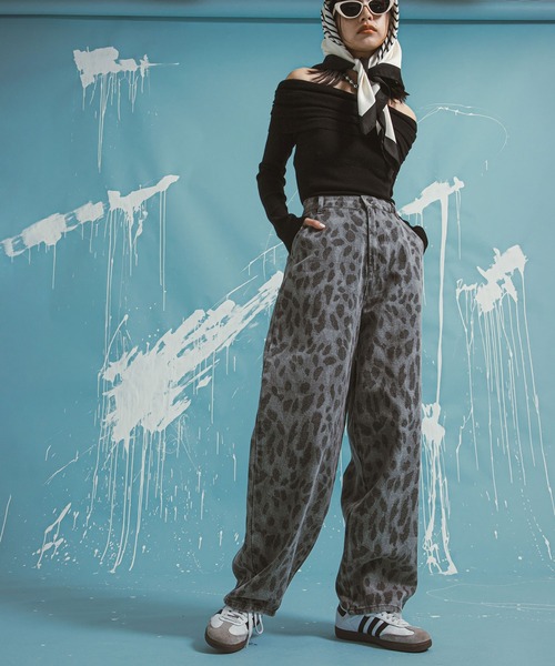 bohmal(ボマール)の「レオパードバレルレッグパンツ(デニムパンツ・レディース・カーキ/グレー・LARGE/MEDIUM)」の5枚目の写真