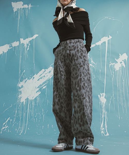 bohmal(ボマール)の「レオパードバレルレッグパンツ(デニムパンツ・レディース・カーキ/グレー・LARGE/MEDIUM)」の7枚目の写真