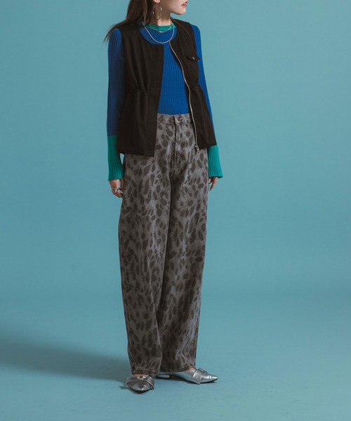 bohmal(ボマール)の「レオパードバレルレッグパンツ(デニムパンツ・レディース・カーキ/グレー・LARGE/MEDIUM)」の13枚目の写真