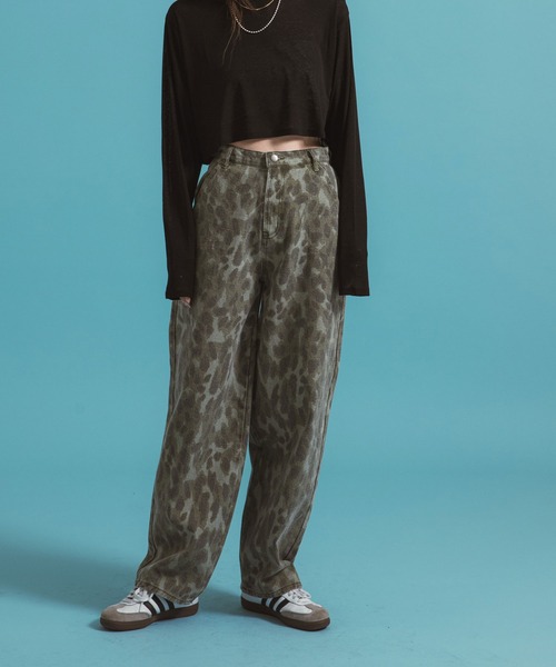 bohmal(ボマール)の「レオパードバレルレッグパンツ(デニムパンツ・レディース・カーキ/グレー・LARGE/MEDIUM)」の19枚目の写真