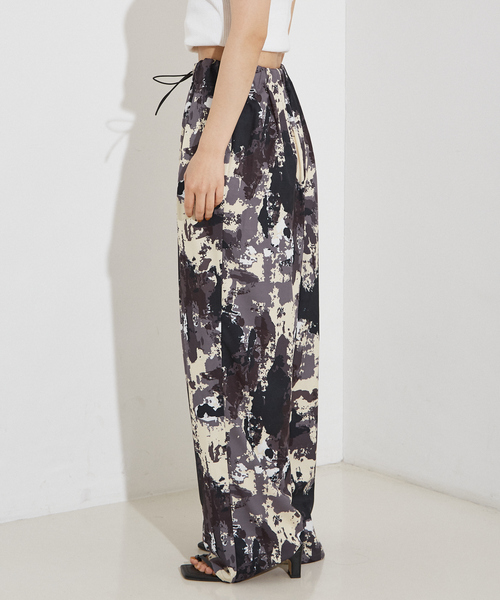NOMINE（ノミネ）の「【セットアップ着用可】スプラッシュプリントドロスト パンツ（その他パンツ・レディース・チャコールグレー/アイボリー/パープル・M/S）」の5枚目の写真