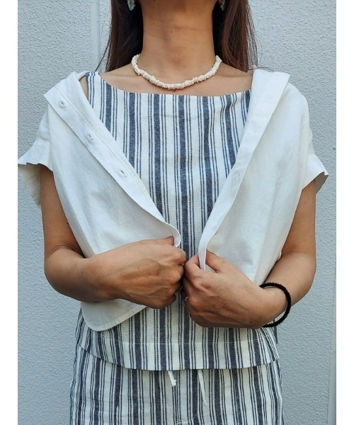 GAP(ギャップ)の「リネンブレンド エプロントップス ノースリーブ(シャツ/ブラウス・レディース・ブラック/ベージュ/ホワイト×グレー・L/M/XS/XXS/S)」の5枚目の写真