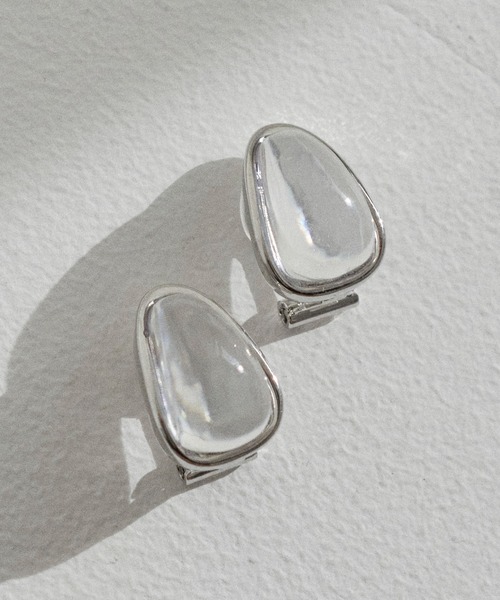 GOLDY（ゴールディ）の「メタル フレーム プランプ イヤリング（イヤリング・レディース・ピンク/シルバー/ゴールド/ブルー/グリーン・FREE）」の4枚目の写真