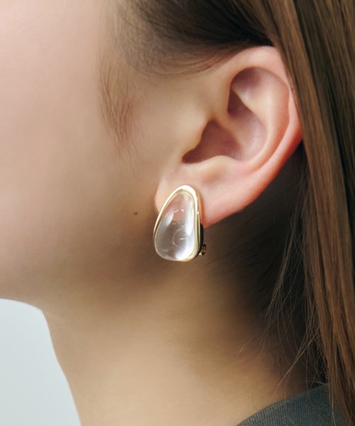 GOLDY（ゴールディ）の「メタル フレーム プランプ イヤリング（イヤリング・レディース・ピンク/シルバー/ゴールド/ブルー/グリーン・FREE）」の5枚目の写真