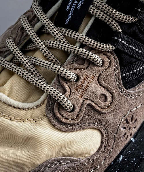 go slow caravan（ゴースローキャラバン）の「Flower MOUNTAIN/フラワーマウンテン　YAMANO3（スニーカー・メンズ・ライトベージュ/イエロー/オレンジ/ベージュ/ネイビー/ブルー/ダークグレー/ブラウン・25cm/24.5cm/24cm/27.5cm/26.5cm/26cm/23.5cm/23cm/28cm）」の16枚目の写真