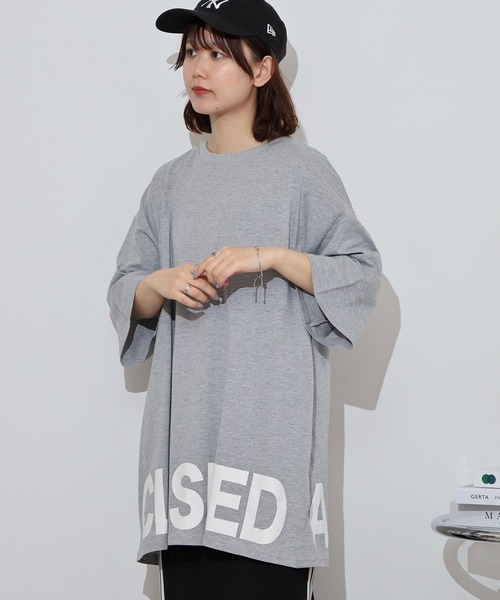 atONE(アットワン)の「裾前後ロゴプリントウルトラBIGサイズTシャツ(Tシャツ/カットソー・レディース・ブラック/カーキ/杢グレー・M/L)」の10枚目の写真