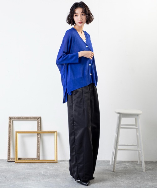 MILLION CARATS(ミリオンカラッツ)の「リラクシーなのに品あり!ドロストで魅せる美シルエット、大人の余裕が香るエフォートレスサロペット(サロペット/オーバーオール・レディース・ブラック/カーキ・FREE)」の5枚目の写真