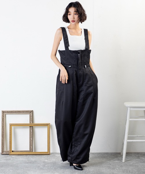 MILLION CARATS(ミリオンカラッツ)の「リラクシーなのに品あり!ドロストで魅せる美シルエット、大人の余裕が香るエフォートレスサロペット(サロペット/オーバーオール・レディース・ブラック/カーキ・FREE)」の10枚目の写真